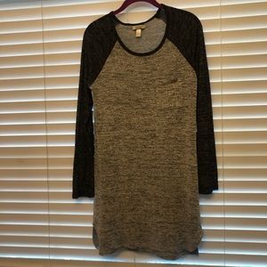 🎁Black and Gray Long Sleeve Sweater🎁